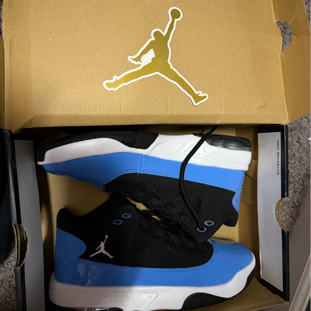Brand New In The Box - Jordan Max Aura 2 UNC Colors